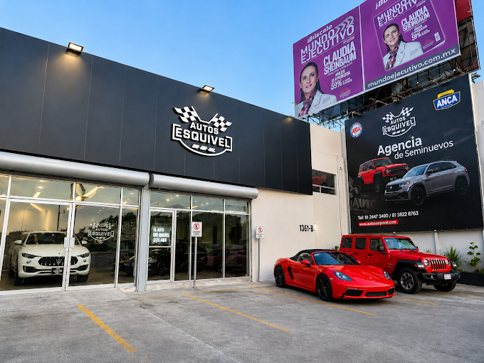 Showroom Autos Esquivel Garza Sada