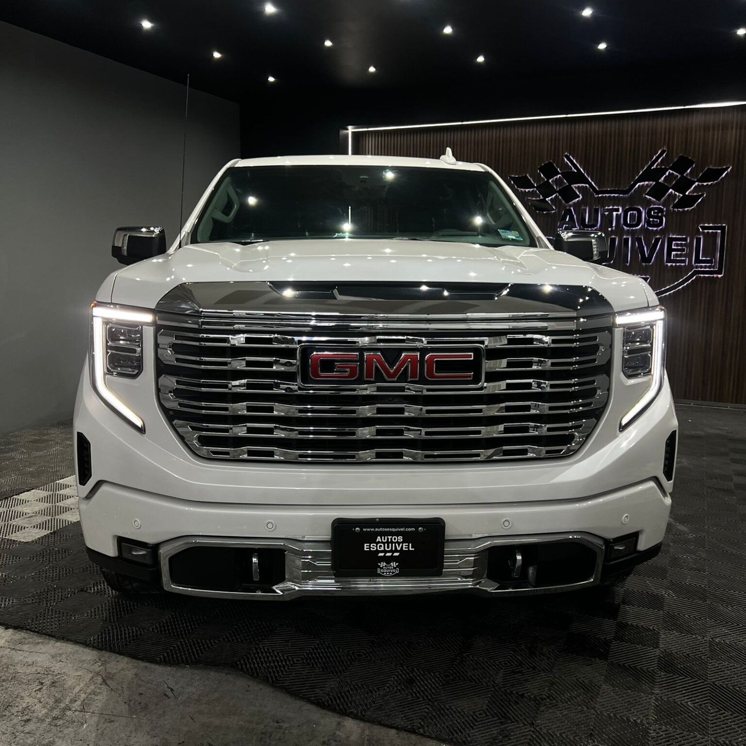 GMC SIERRA DENALI 2023 - Image 2