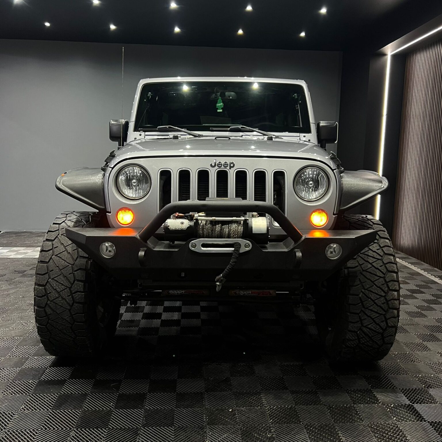 JEEP SAHARA 2016 - Image 5