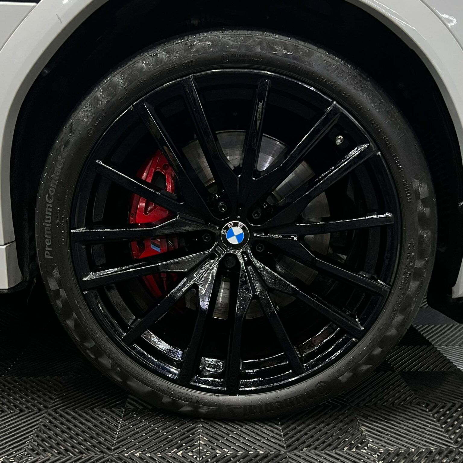 BMW X6 M50 2021 - Image 17