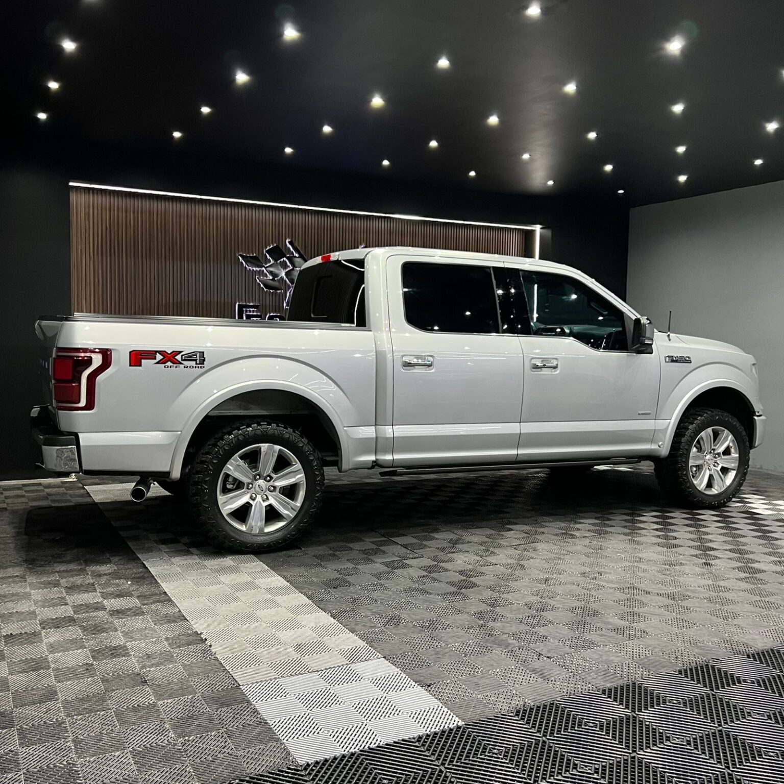 FORD LOBO PLATINUM 2015 - Image 2
