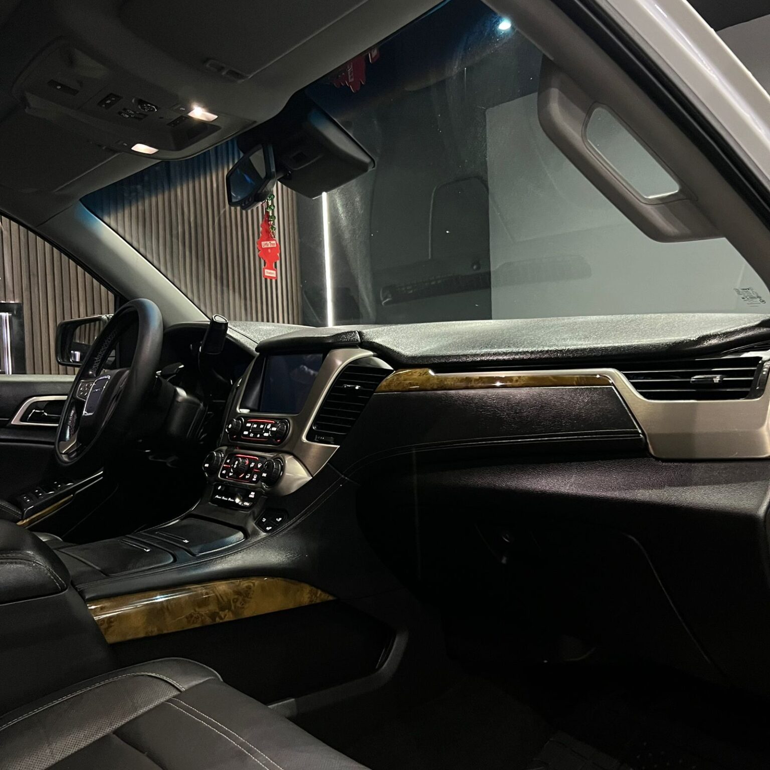GMC YUKON DENALI 2016 - Image 12