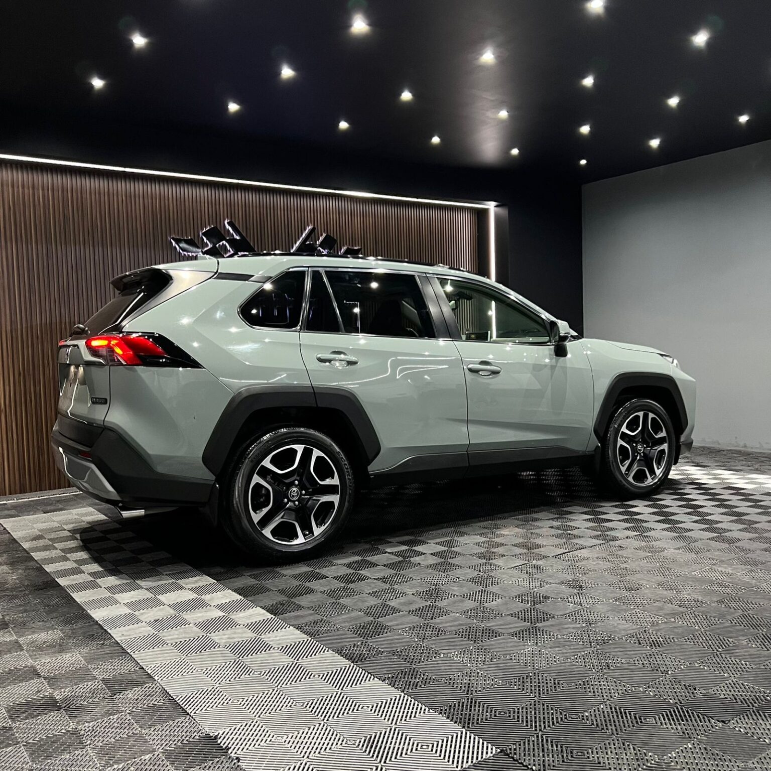TOYOTA RAV4 ADVENTURE 2019 - Image 3
