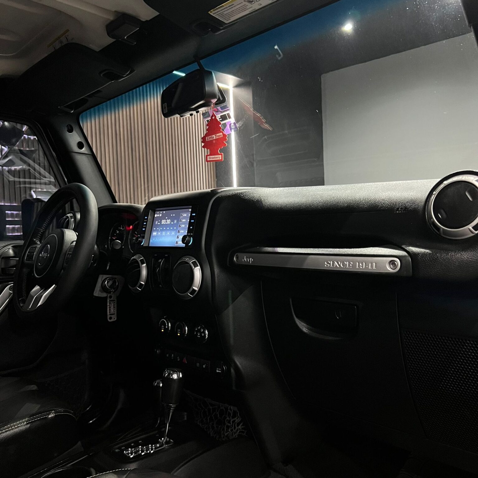 JEEP OSCAR MIKE 4X4 2015 - Image 15