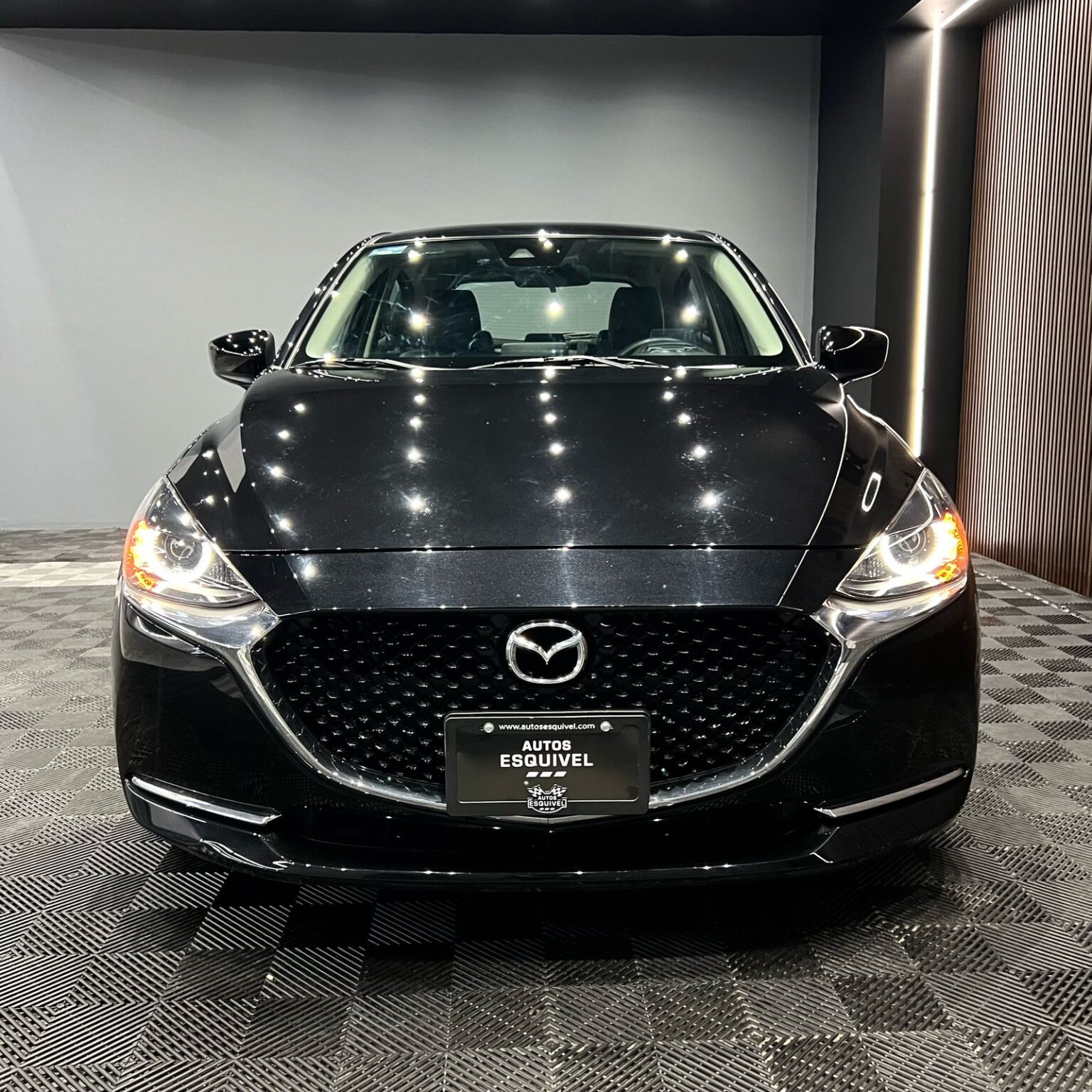 MAZDA M2 2023 - Image 3