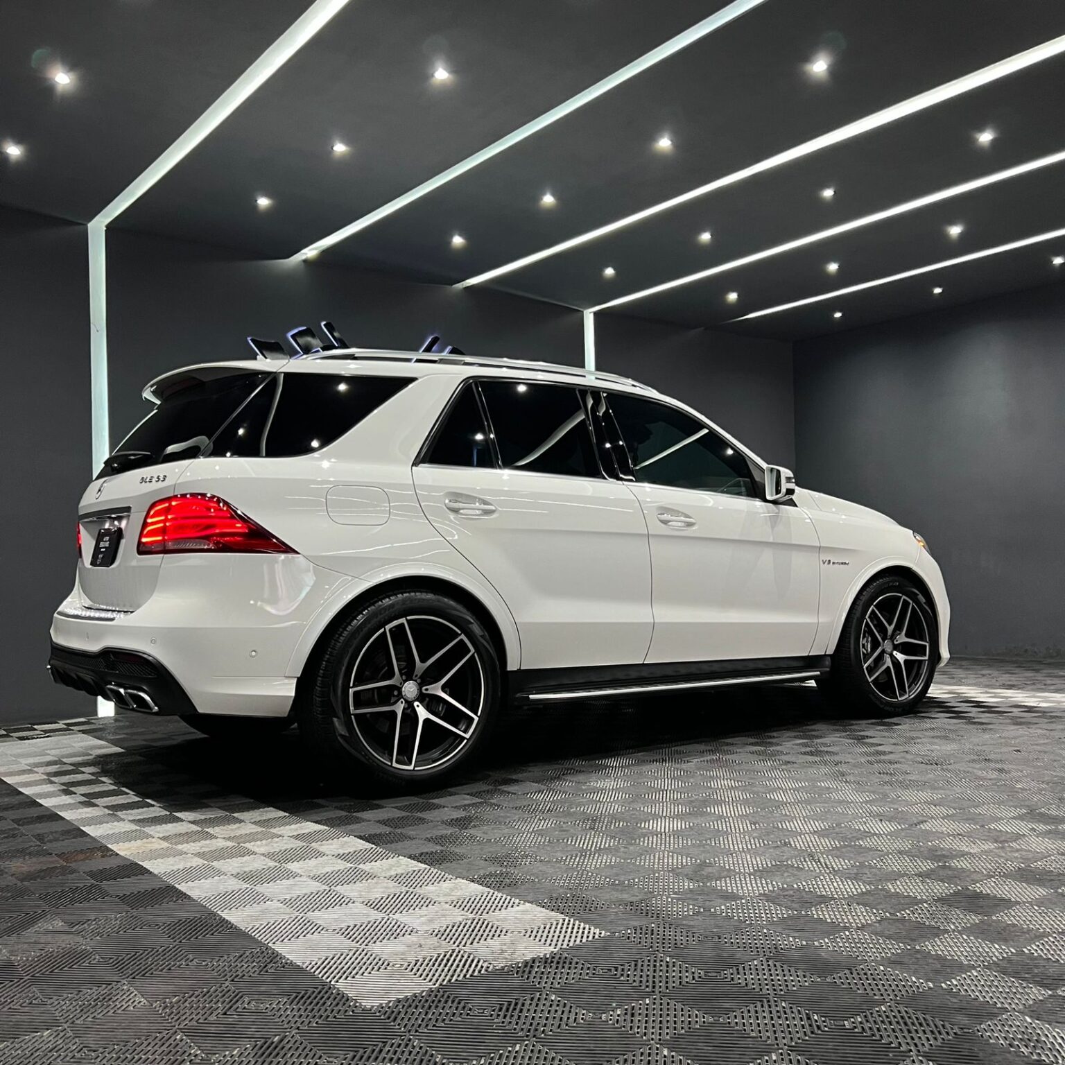 MERCEDES BENZ GLE 63 AMG 2017 - Image 3