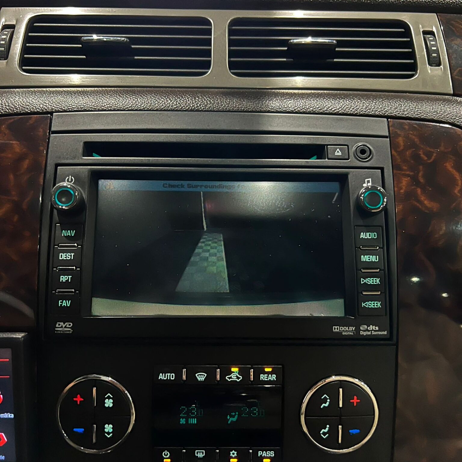 GMC YUKON DENALI 2011 - Image 12