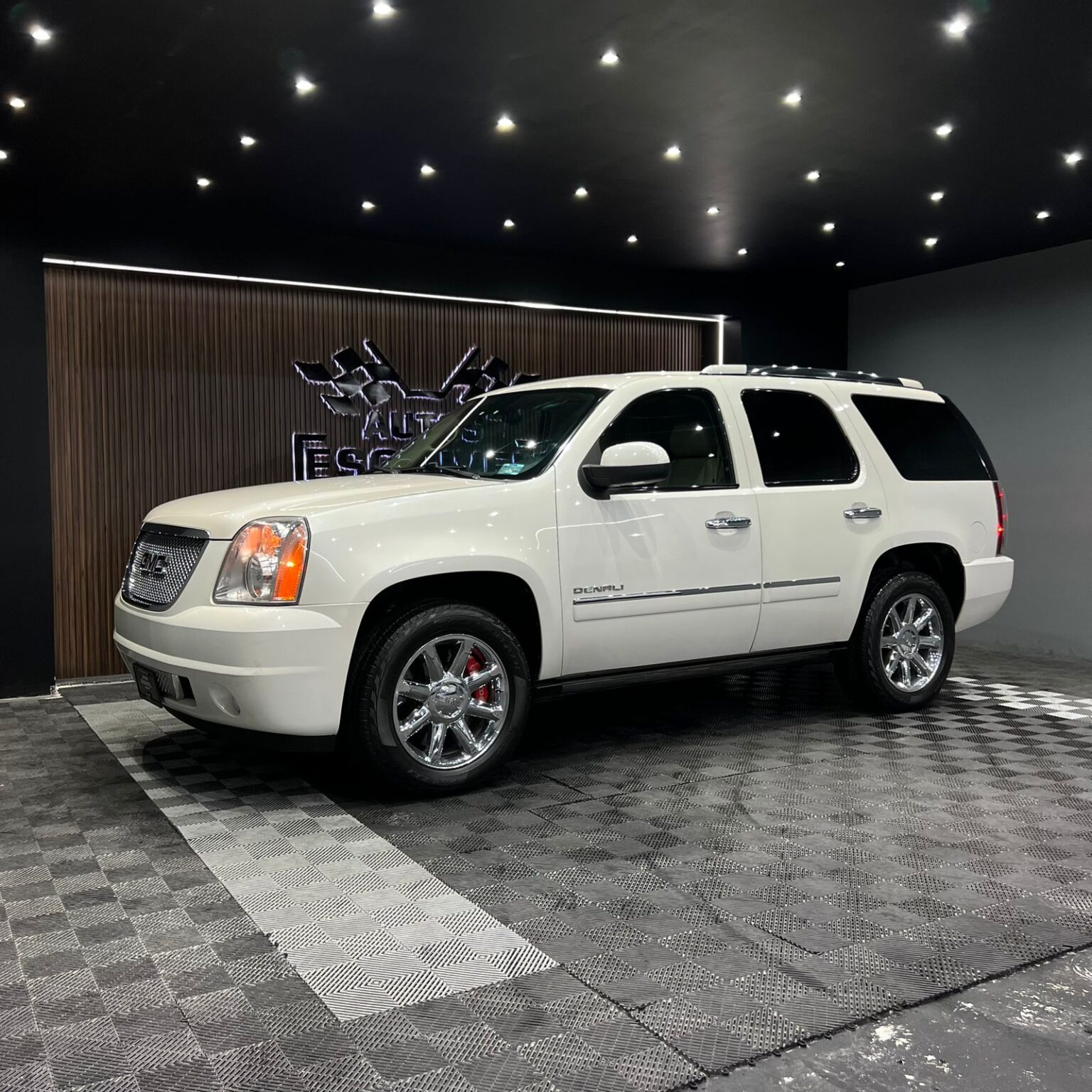 GMC YUKON DENALI 2011 - Image 4