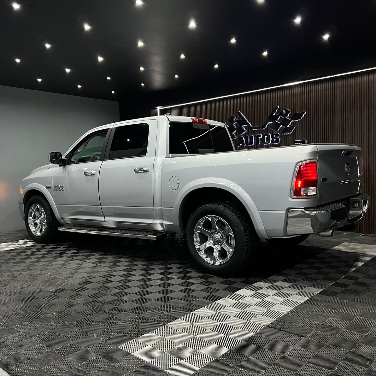 DODGE RAM 1500 LARAMIE 2016 - Image 3
