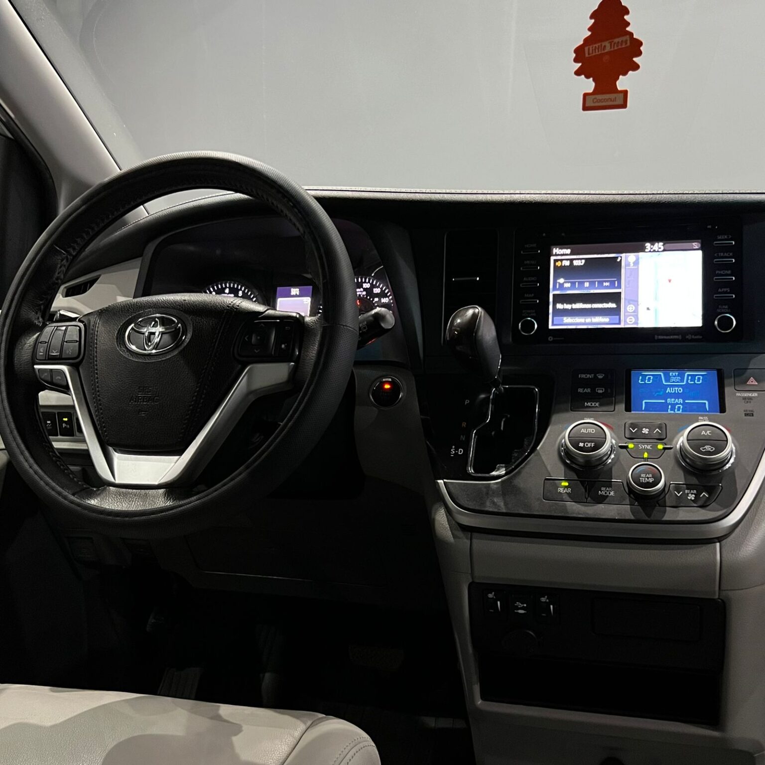 TOYOTA SIENNA XLE 2020 - Image 16