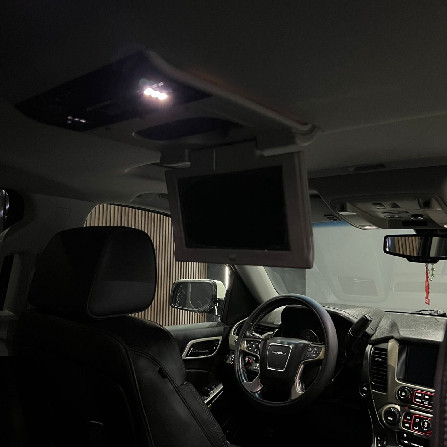 GMC YUKON DENALI 2016 - Image 9