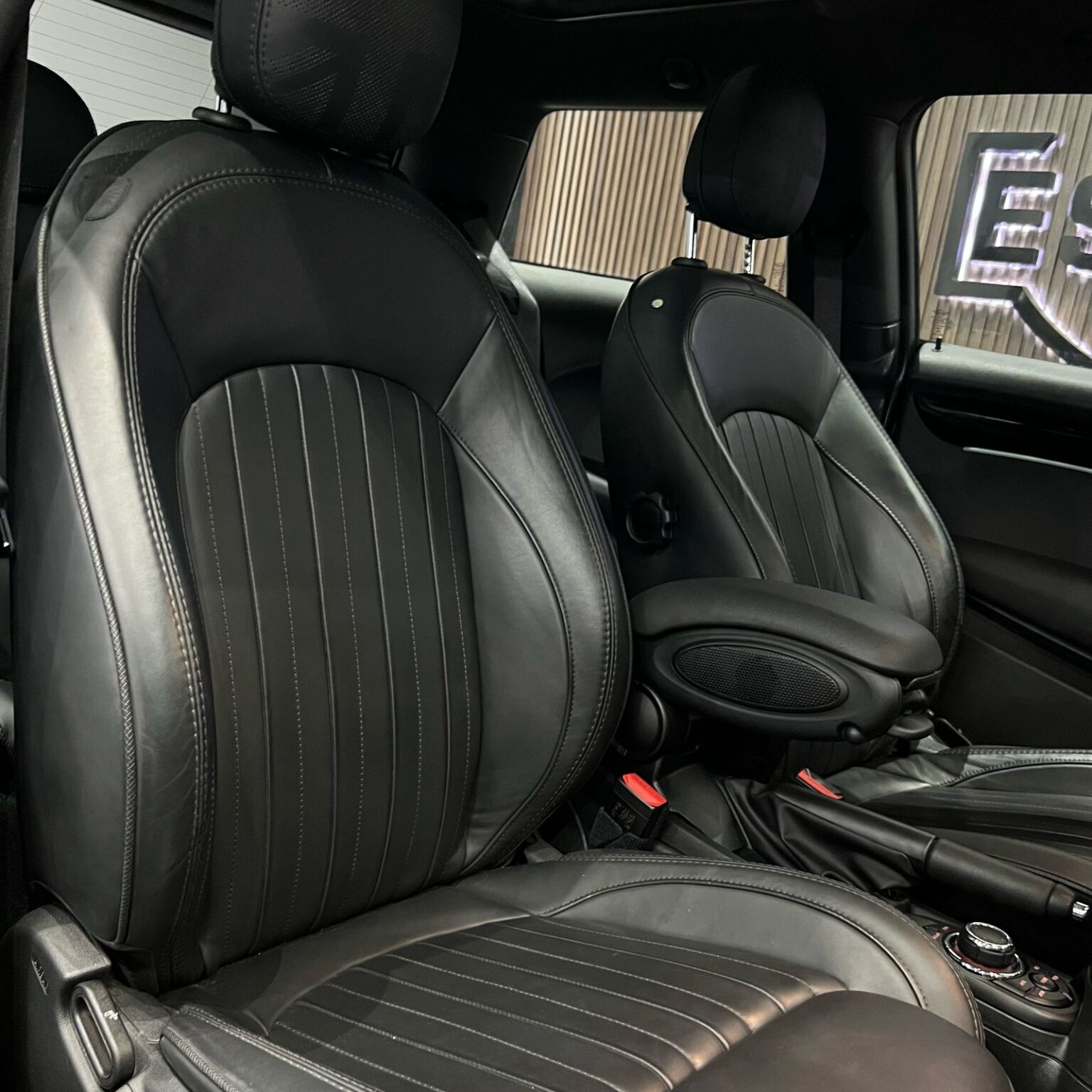 MINI COOPER S RESOLUTE EDICION ESPECIAL 2023 - Image 10