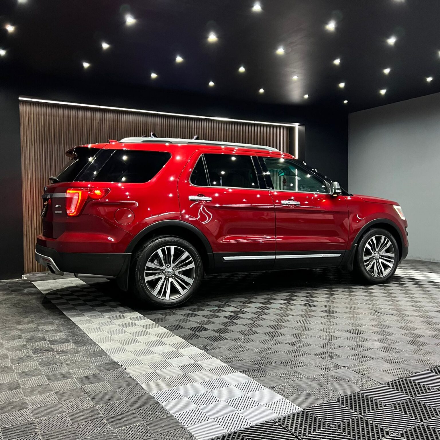 FORD EXPLORER PLATINUM 2016 - Image 2