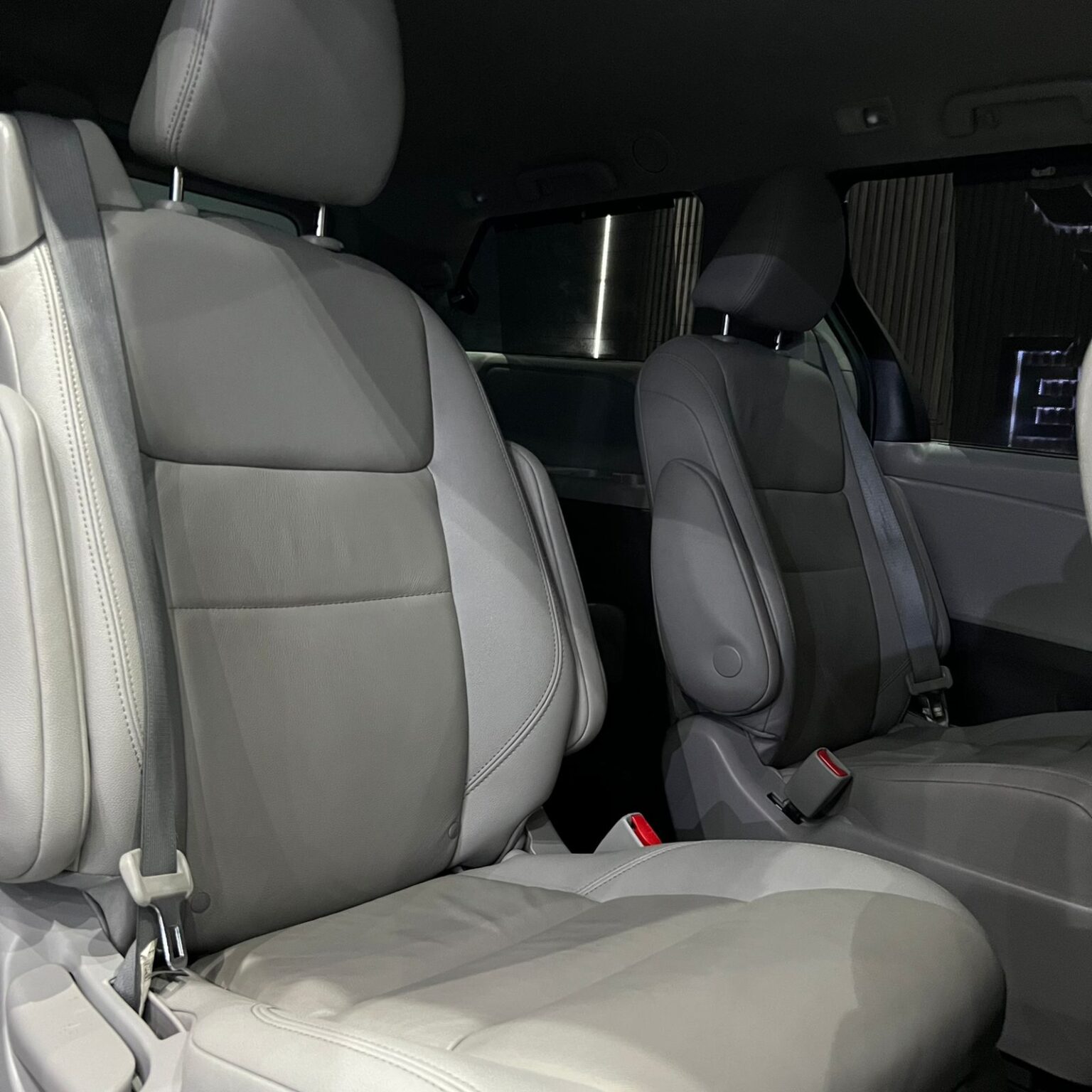 TOYOTA SIENNA XLE 2020 - Image 13