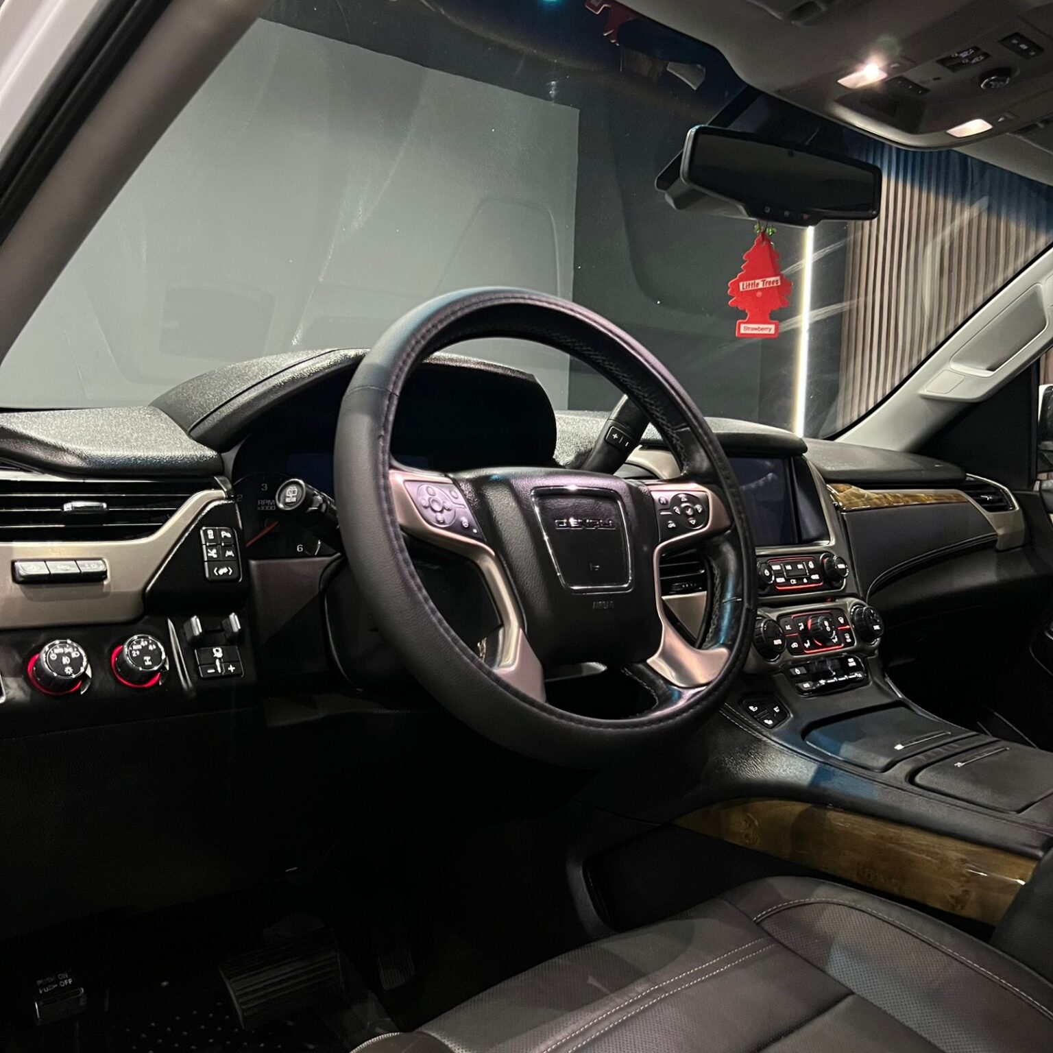 GMC YUKON DENALI 2016 - Image 11