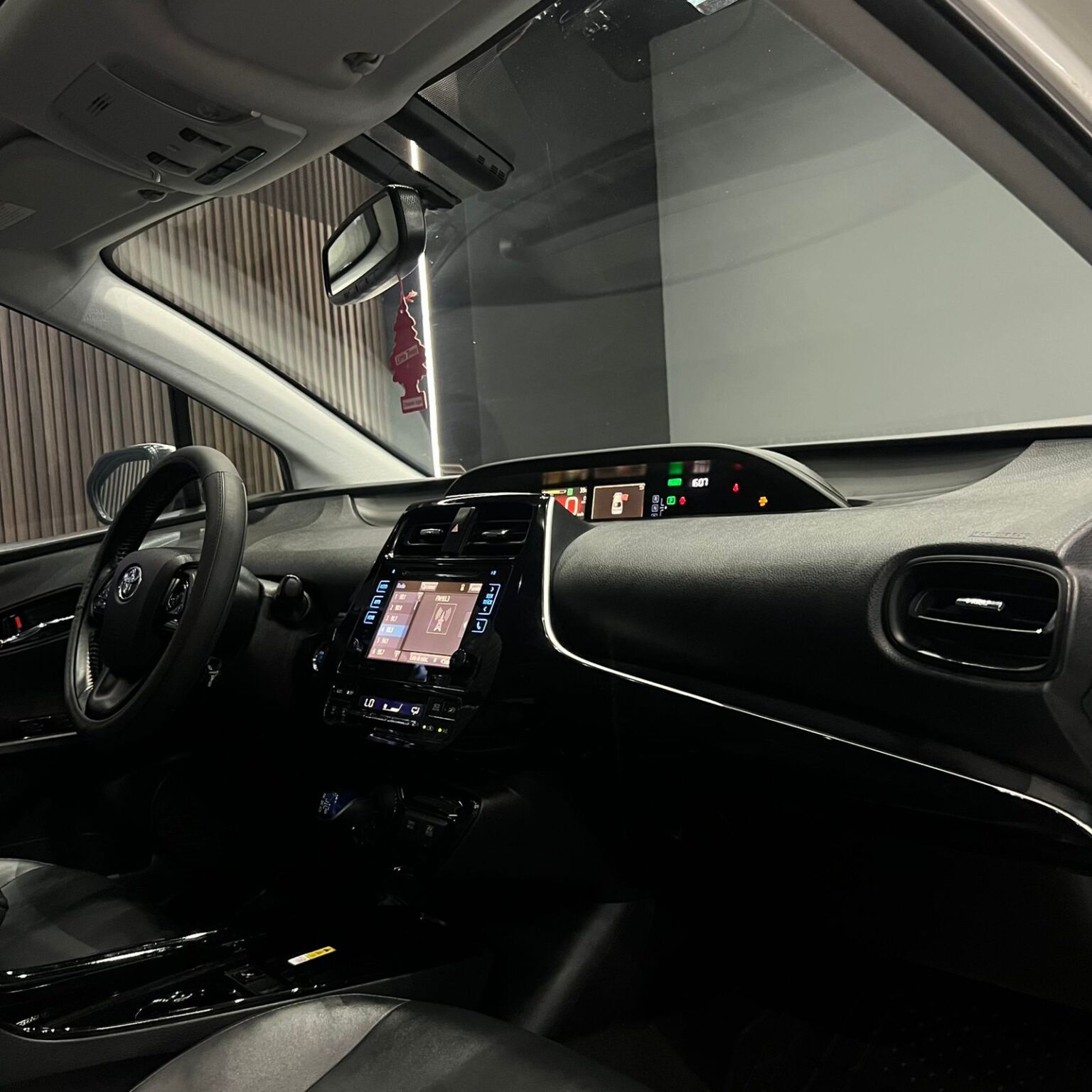 TOYOTA PRIUS HYBRID 2019 - Image 13