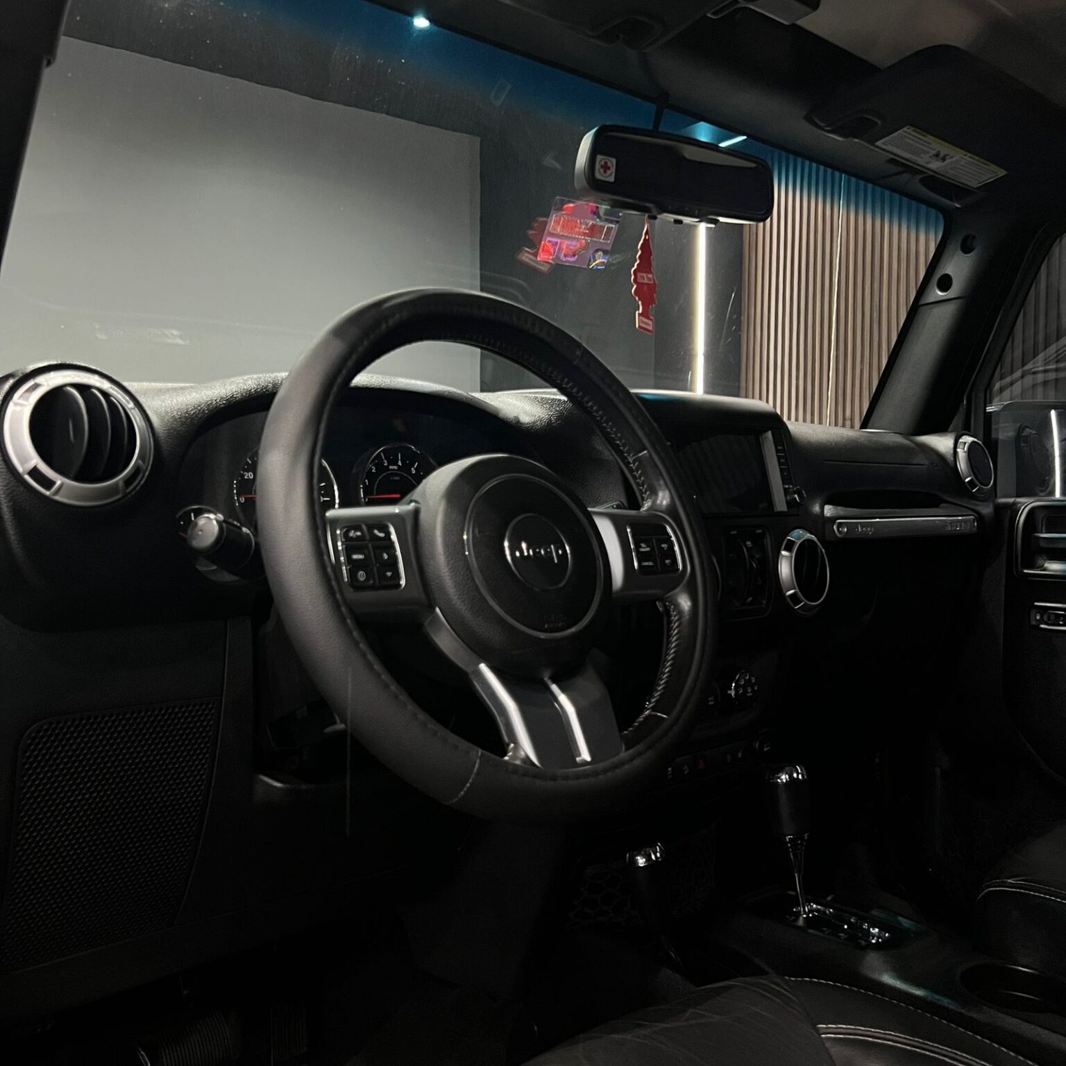 JEEP OSCAR MIKE 4X4 2015 - Image 13