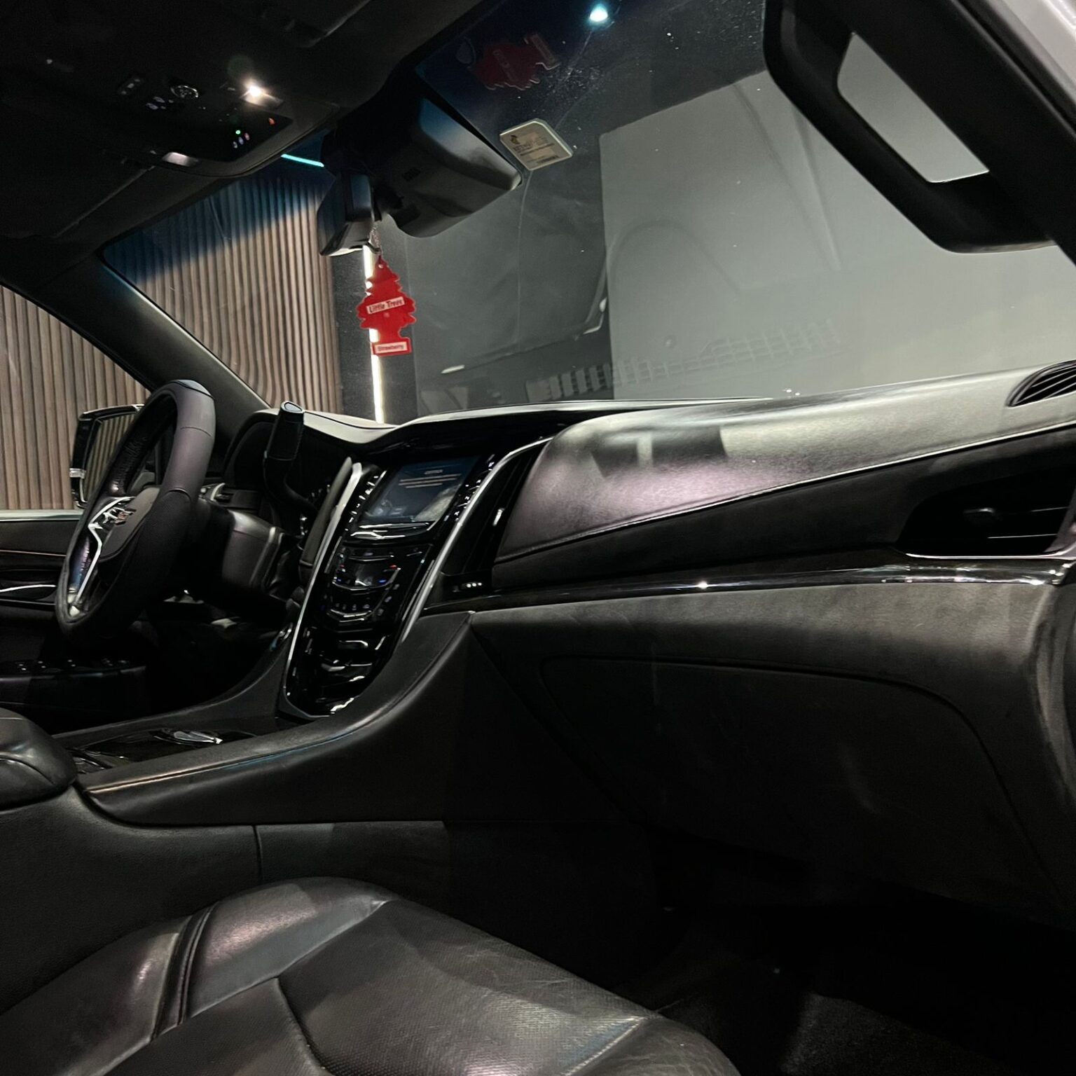 CADILLAC ESCALADE 2018 - Image 21