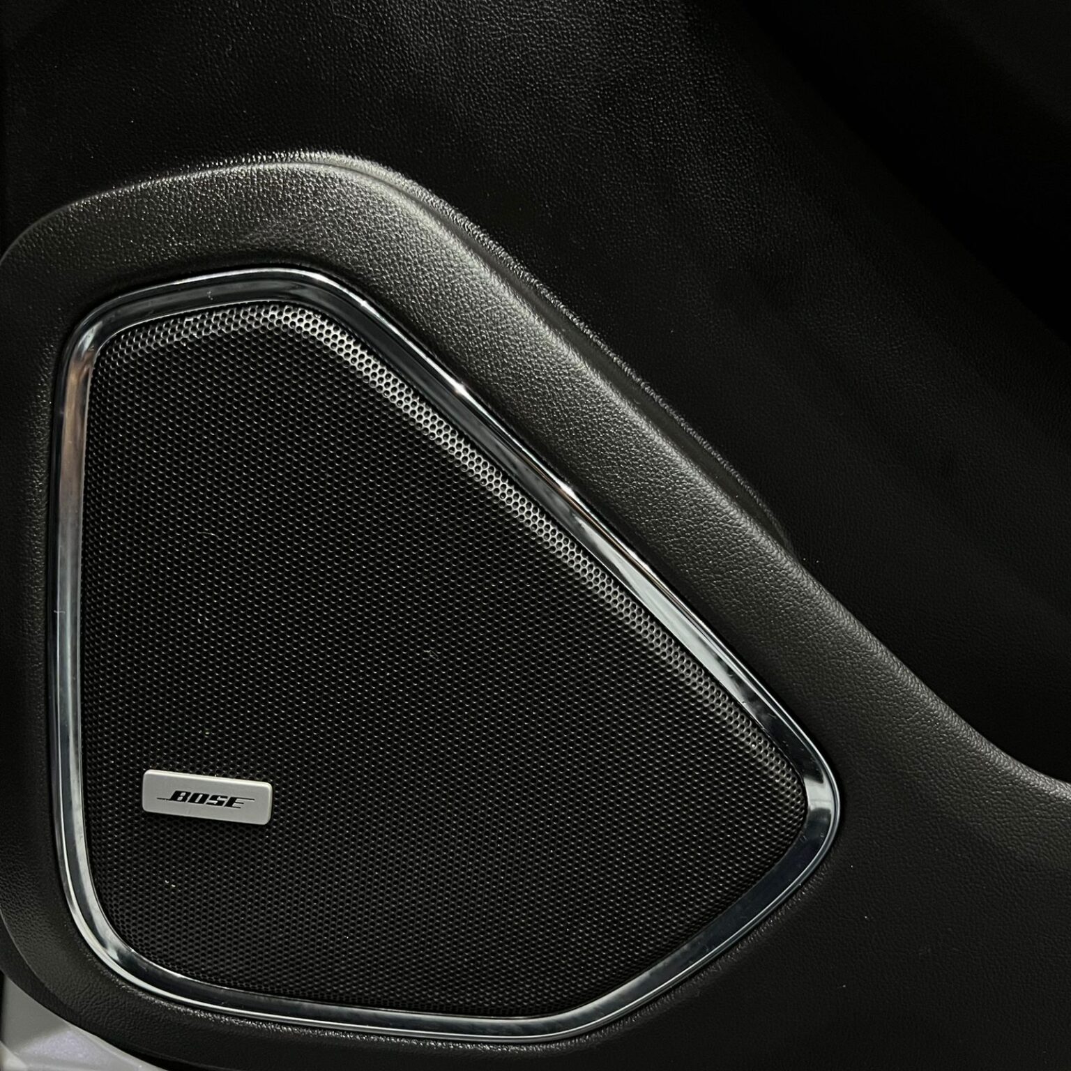 GMC YUKON DENALI 2016 - Image 8