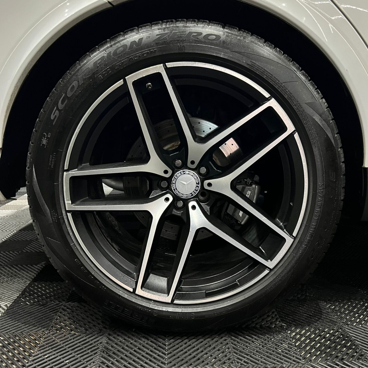 MERCEDES BENZ GLE 63 AMG 2017 - Image 15