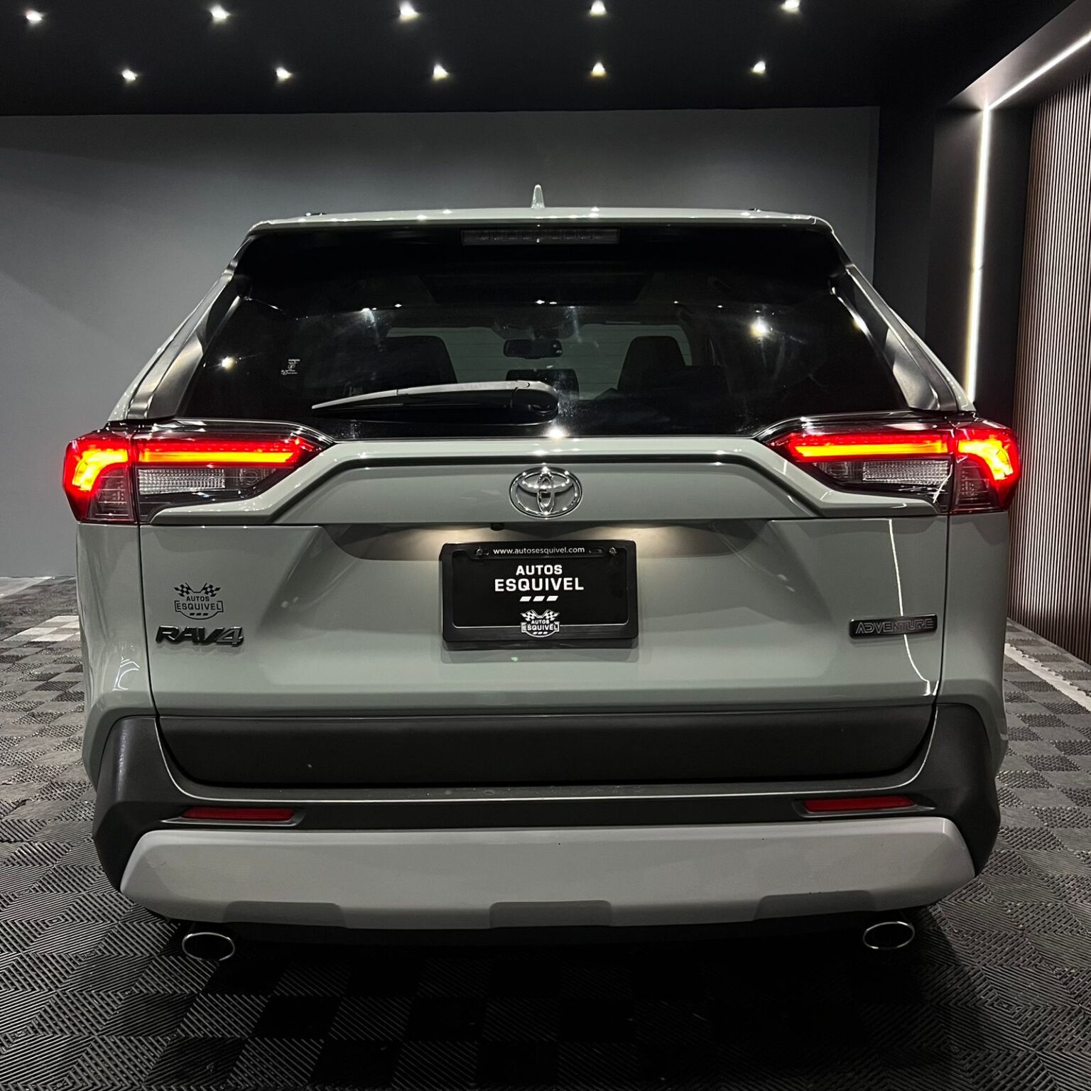 TOYOTA RAV4 ADVENTURE 2019 - Image 2