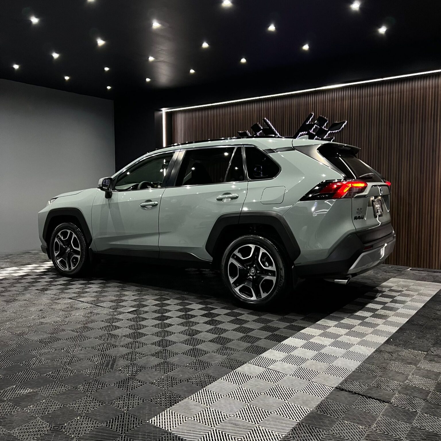 TOYOTA RAV4 ADVENTURE 2019 - Image 4