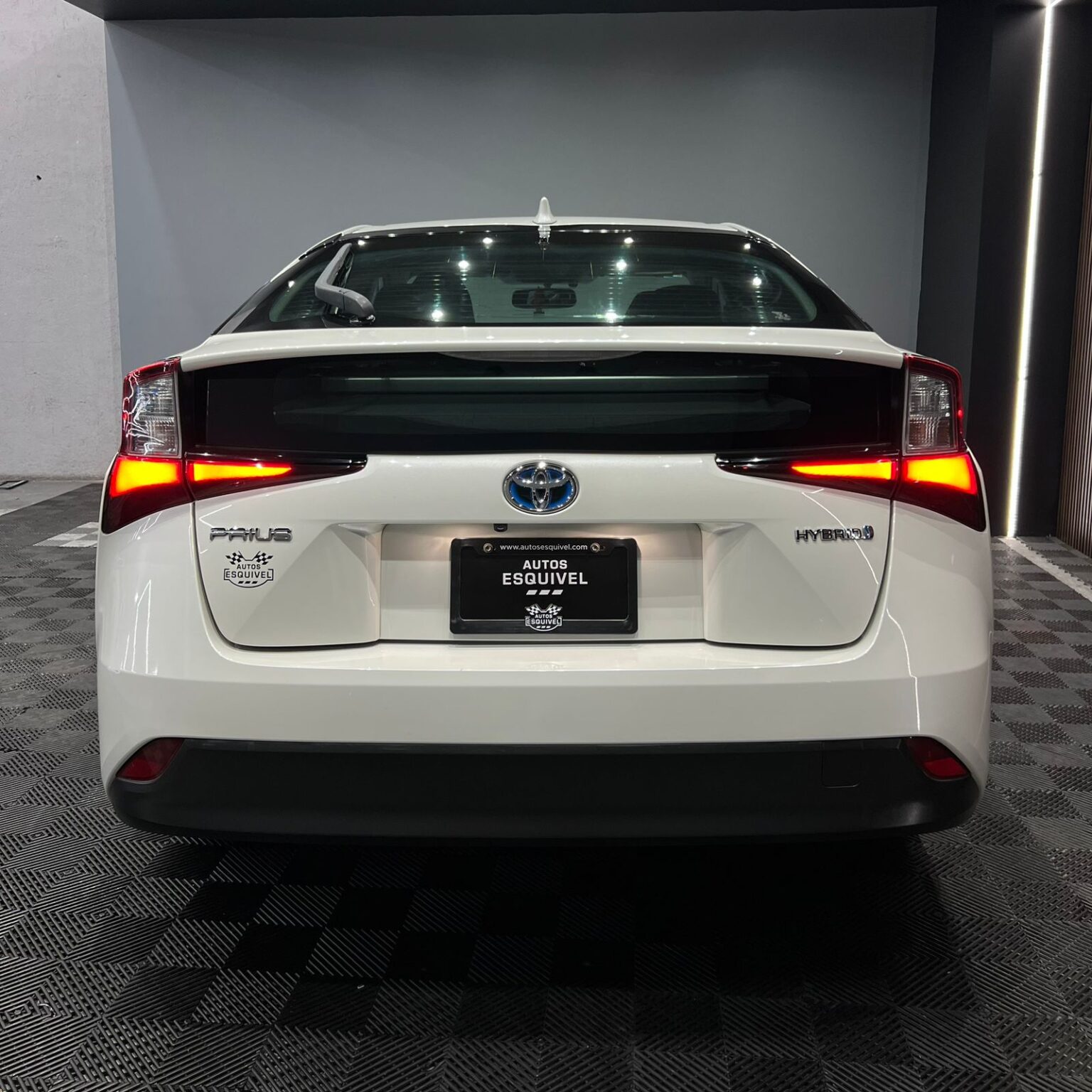 TOYOTA PRIUS HYBRID 2019 - Image 6