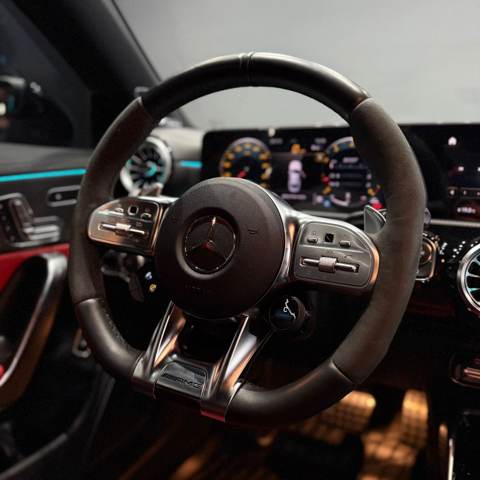 MERCEDES BENZ CLA 45S AMG 2023 - Image 12