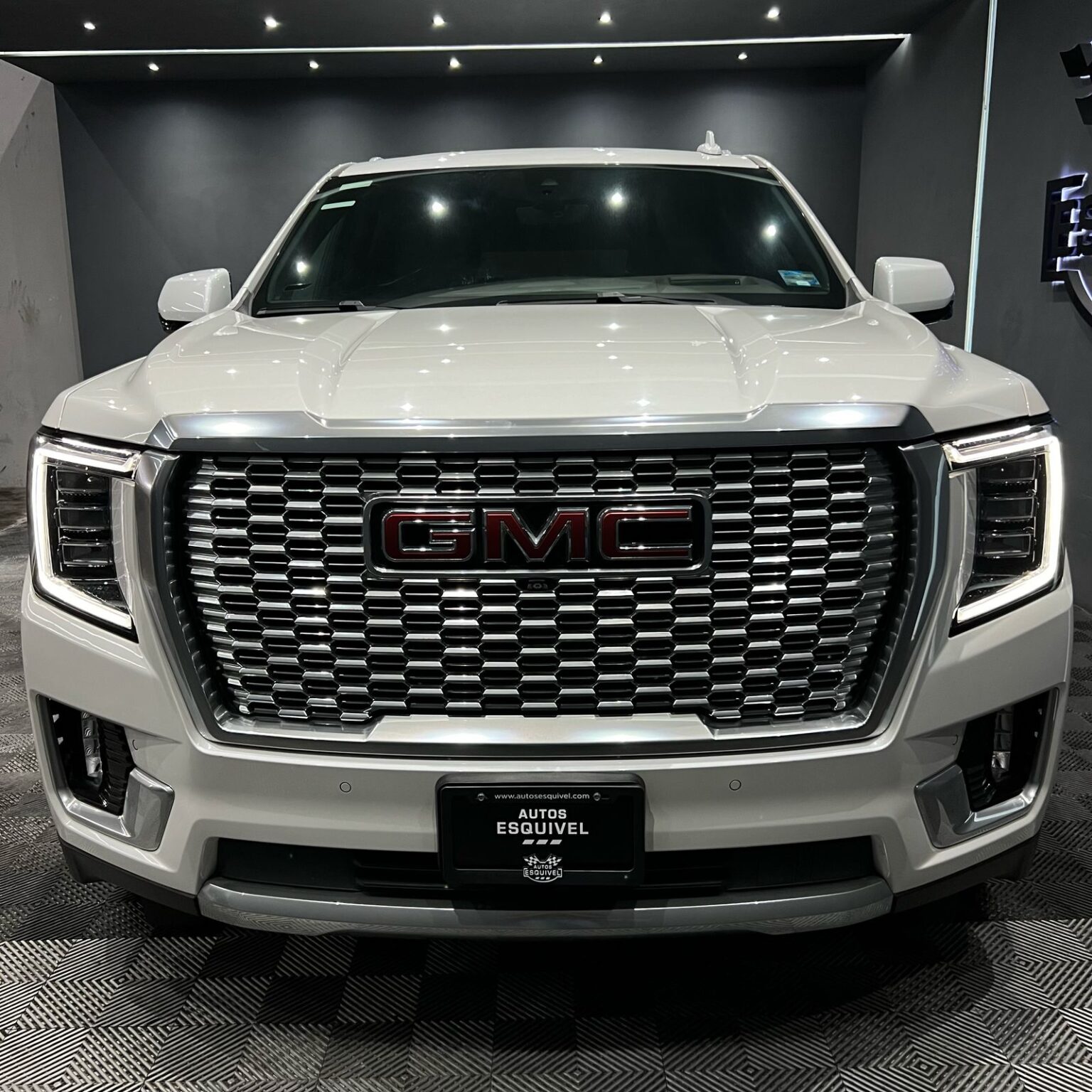 GMC YUKON DENALI 2021 - Image 3