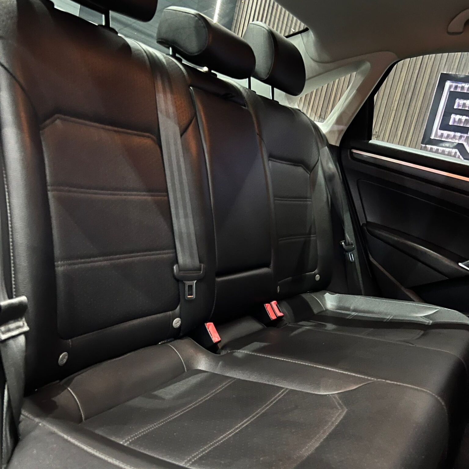 VOLKSWAGEN PASSAT R-LINE 2017 - Image 9