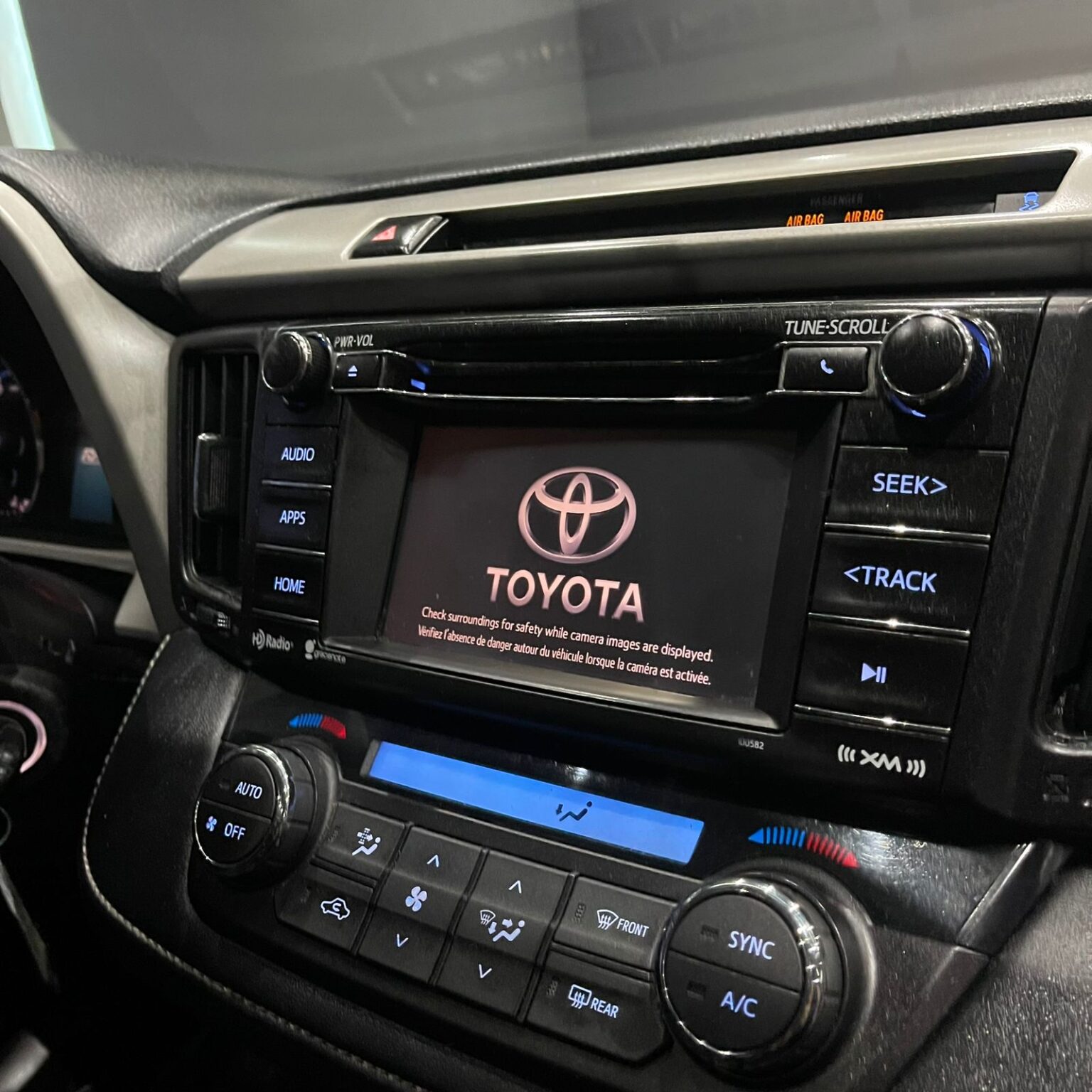 TOYOTA RAV 4 XLE 2016 - Image 15
