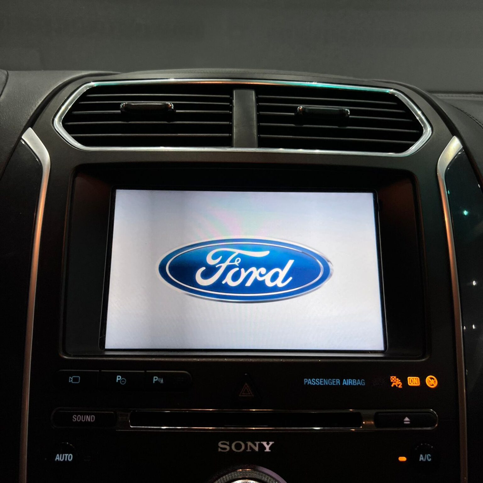 FORD EXPLORER PLATINUM 2016 - Image 14