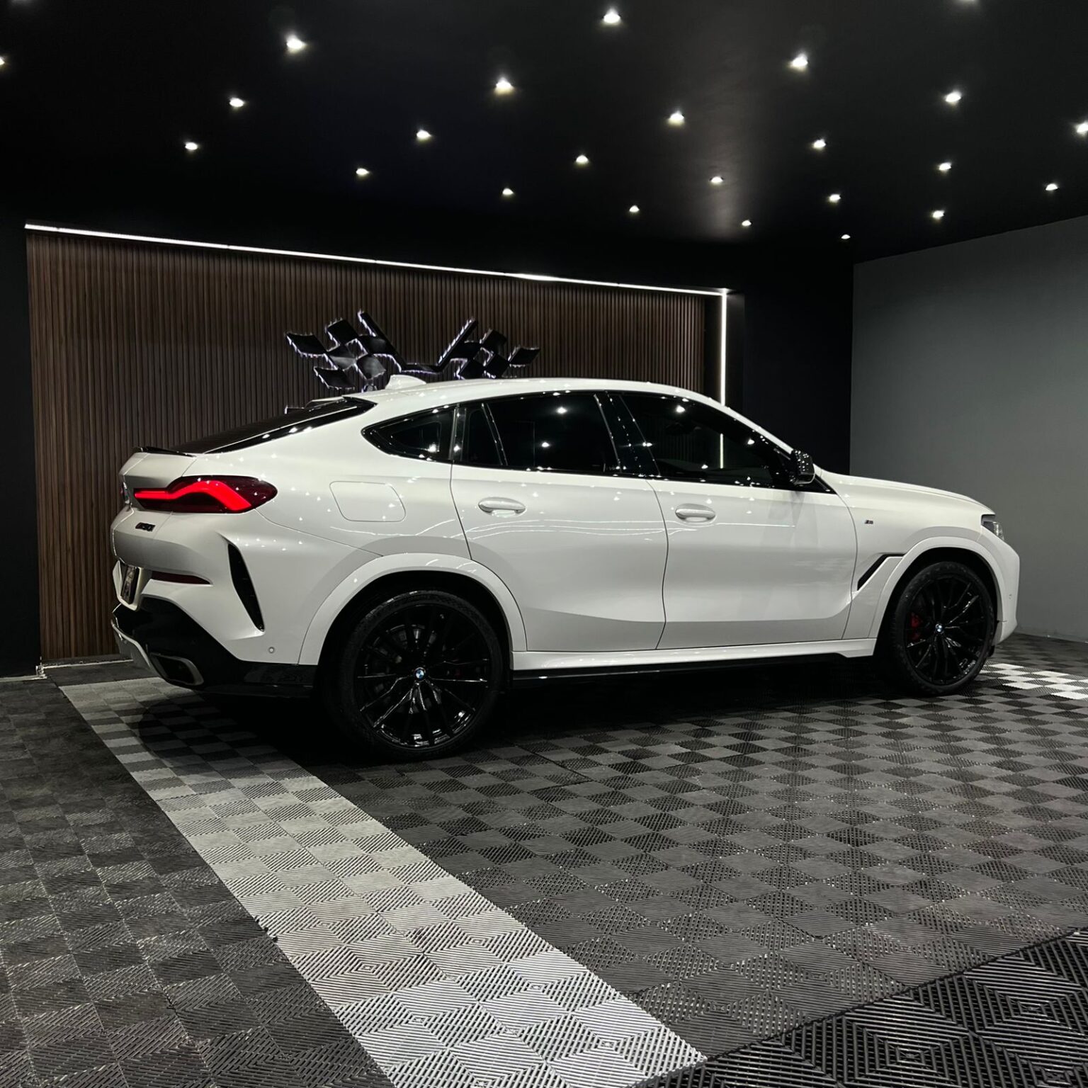 BMW X6 M50 2021 - Image 2