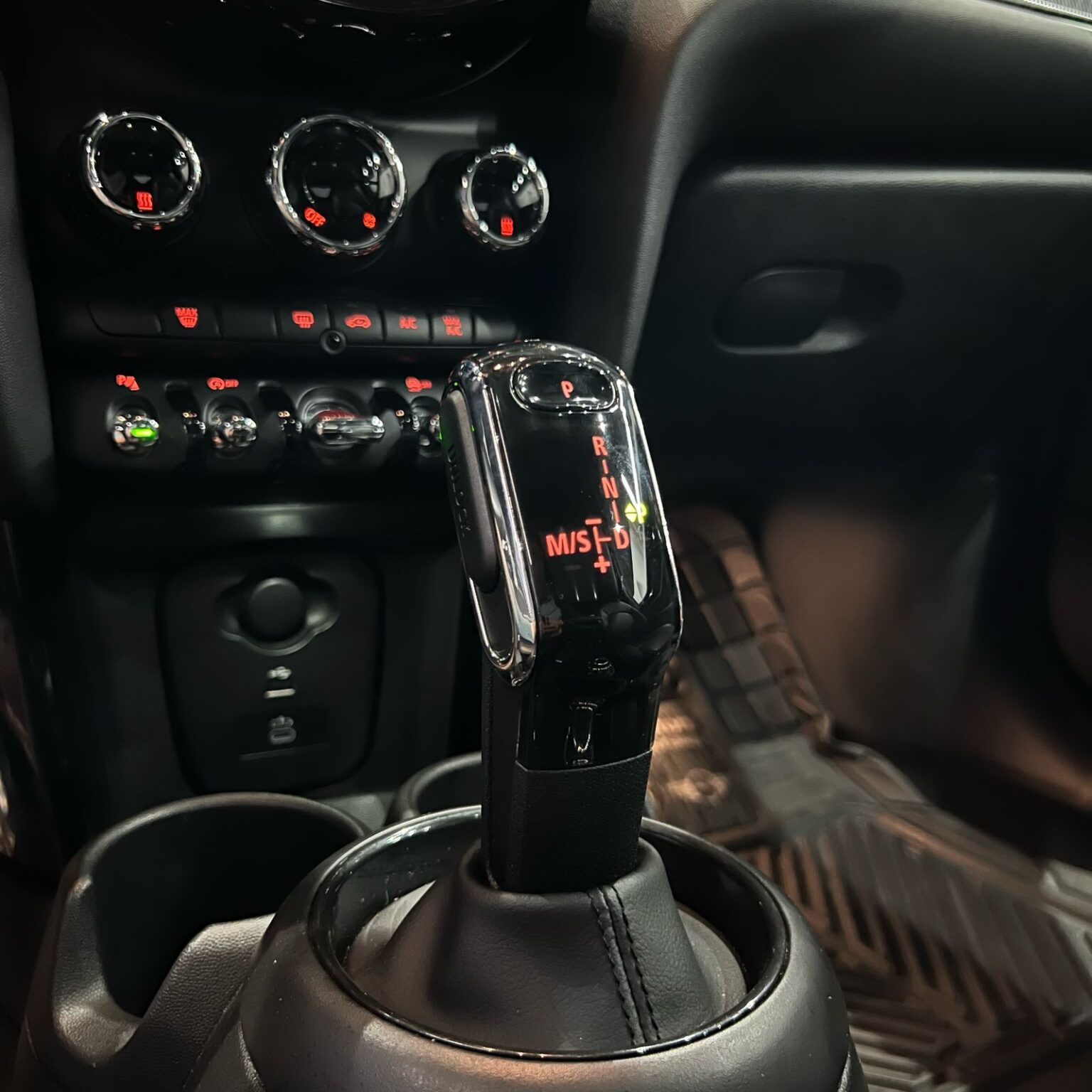 MINI COOPER S RESOLUTE EDICION ESPECIAL 2023 - Image 8