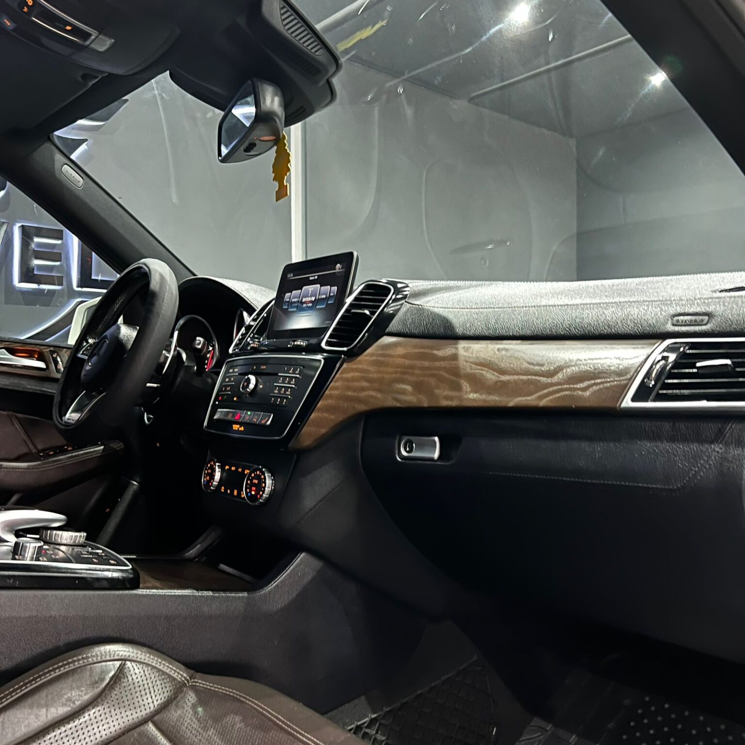 MERCEDES BENZ GLE 63 AMG 2017 - Image 8