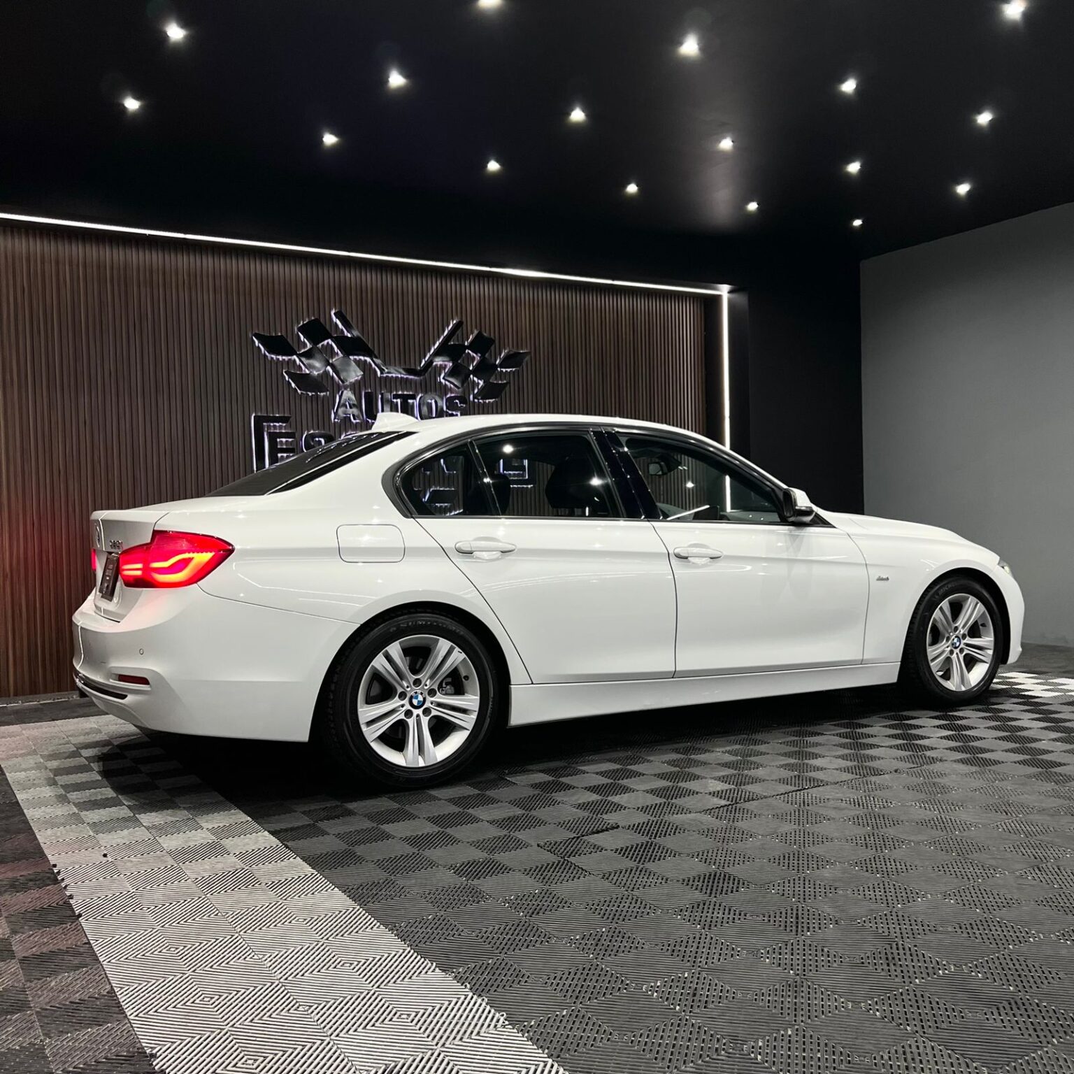 BMW 320 SPORT 2016 - Image 2
