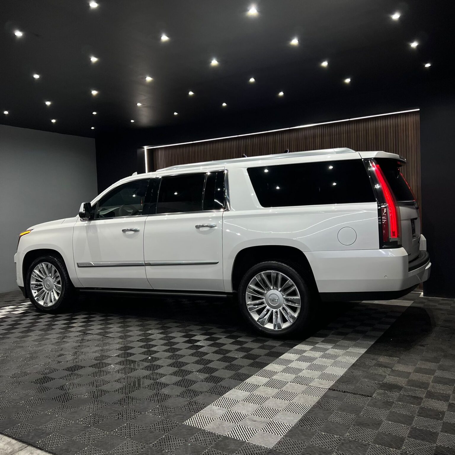CADILLAC ESCALADE 2018 - Image 3