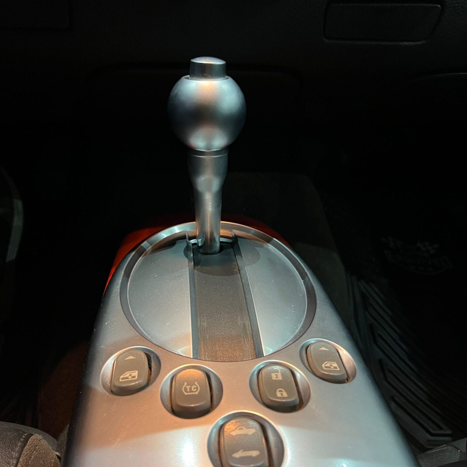 CHEVROLET SSR 2005 - Image 10