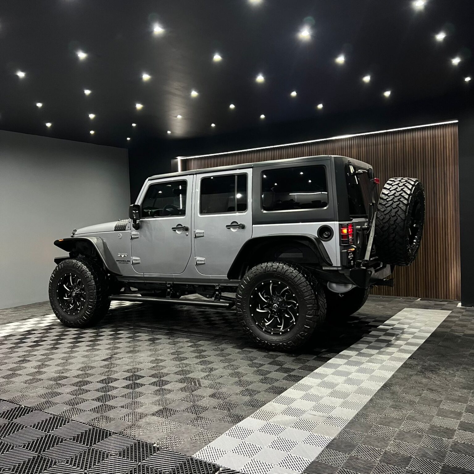 JEEP SAHARA 2016 - Image 6