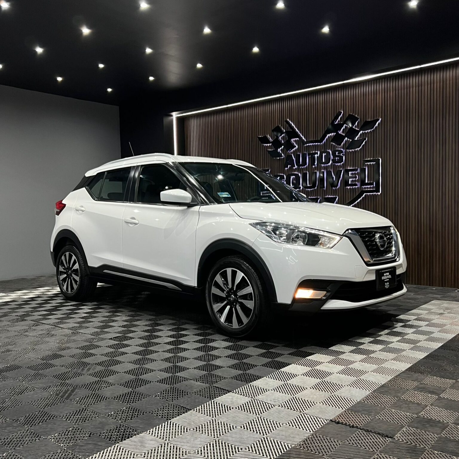NISSAN KICKS 2017 - Image 2
