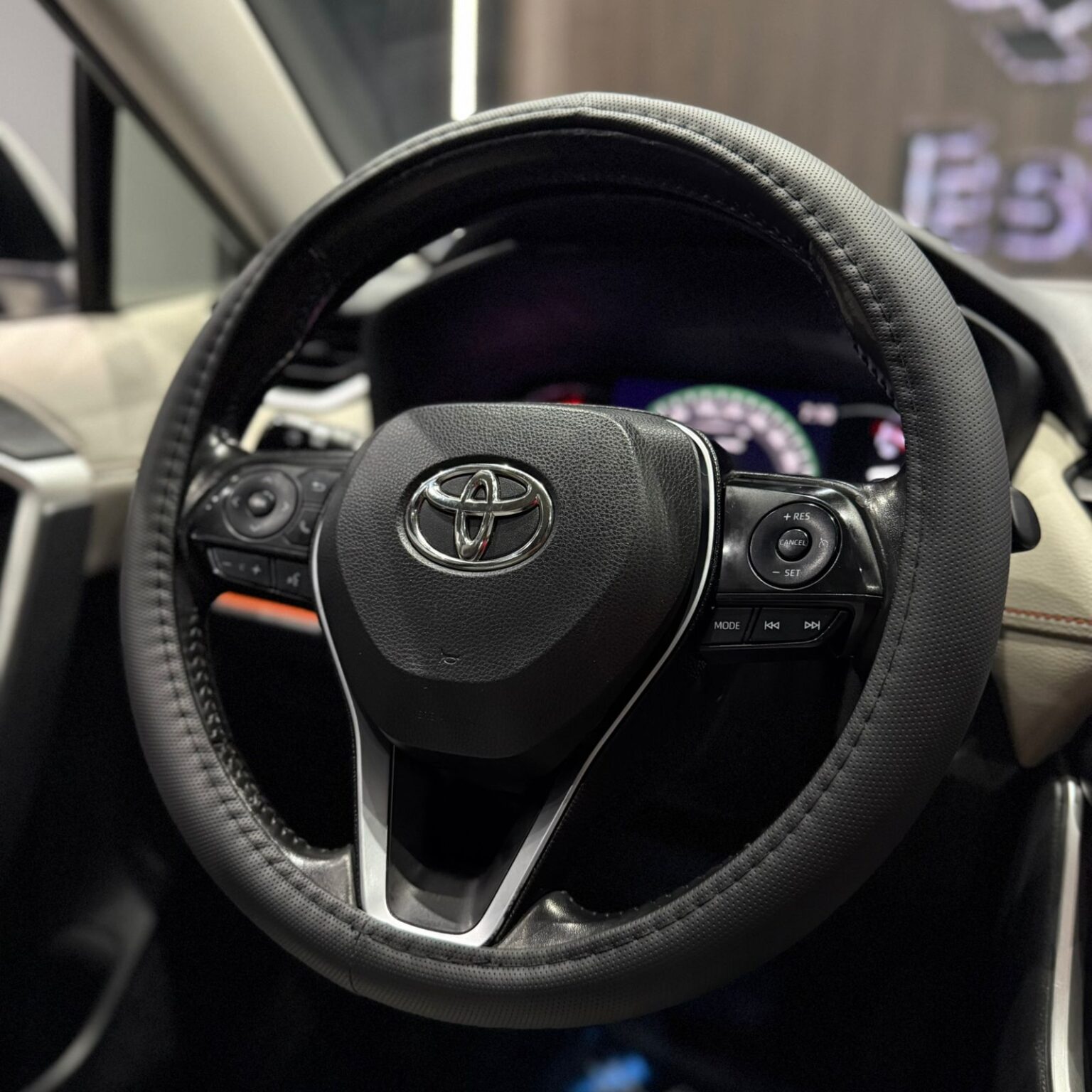 TOYOTA RAV4 ADVENTURE 2019 - Image 12