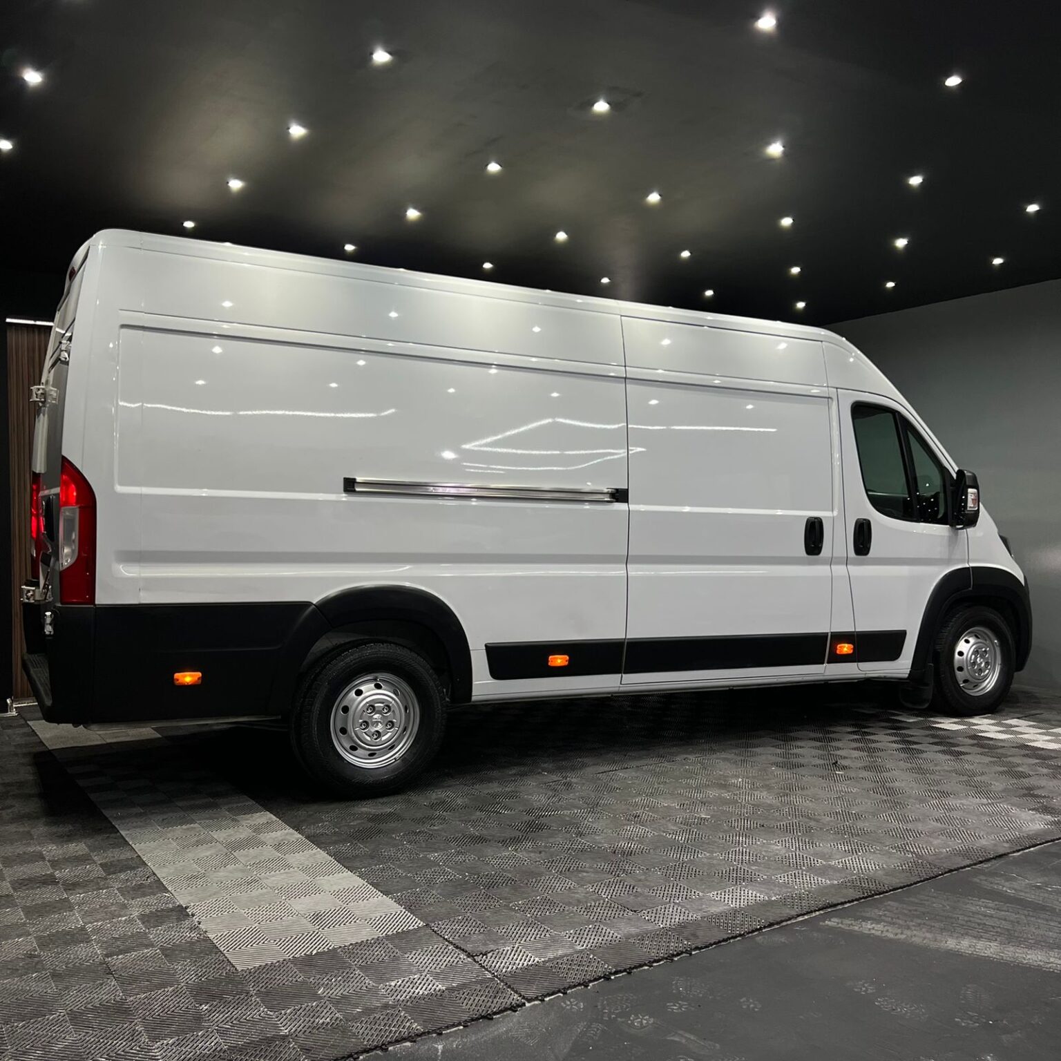 PEUGEOT MANAGER 2022 - Image 2