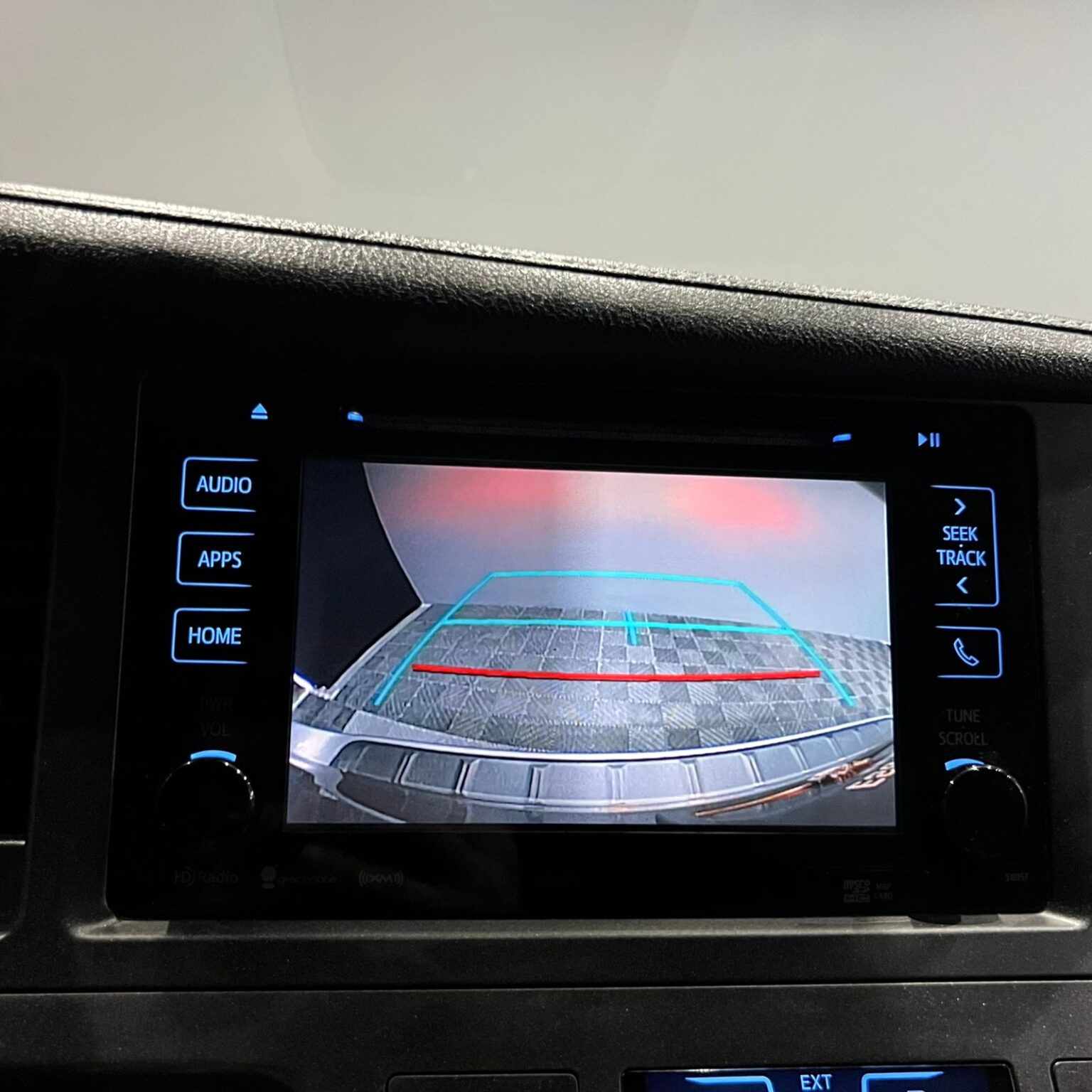 TOYOTA SIENNA XLE 2017 - Image 13