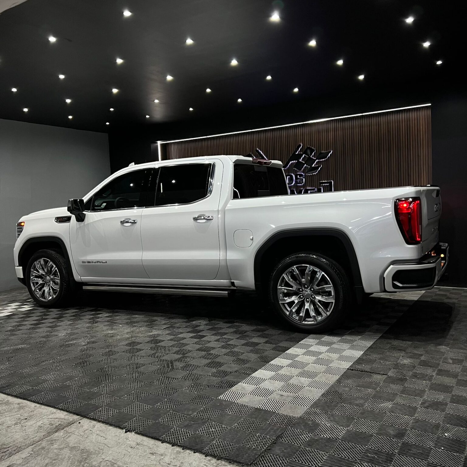 GMC SIERRA DENALI 2023 - Image 4