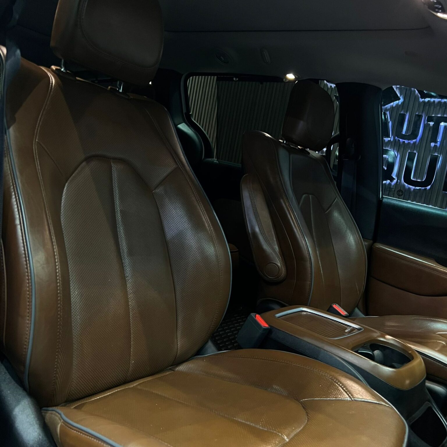 CHRYSLER PACIFICA LIMITED 2017 - Image 11