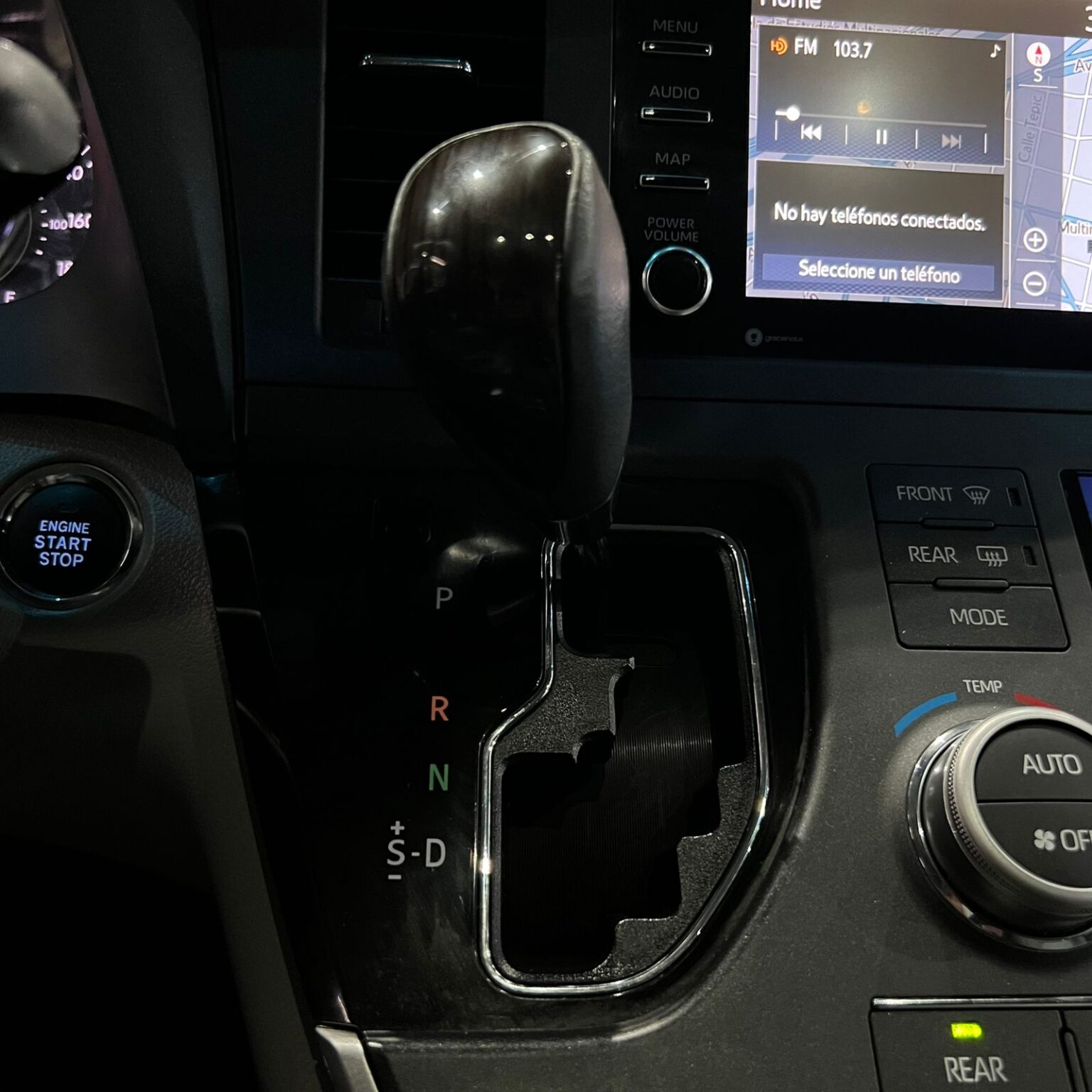 TOYOTA SIENNA XLE 2020 - Image 8