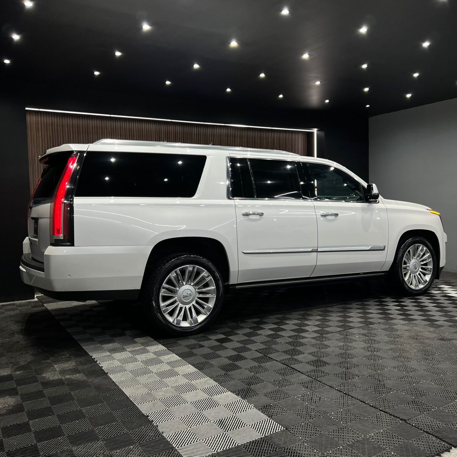 CADILLAC ESCALADE 2018 - Image 9