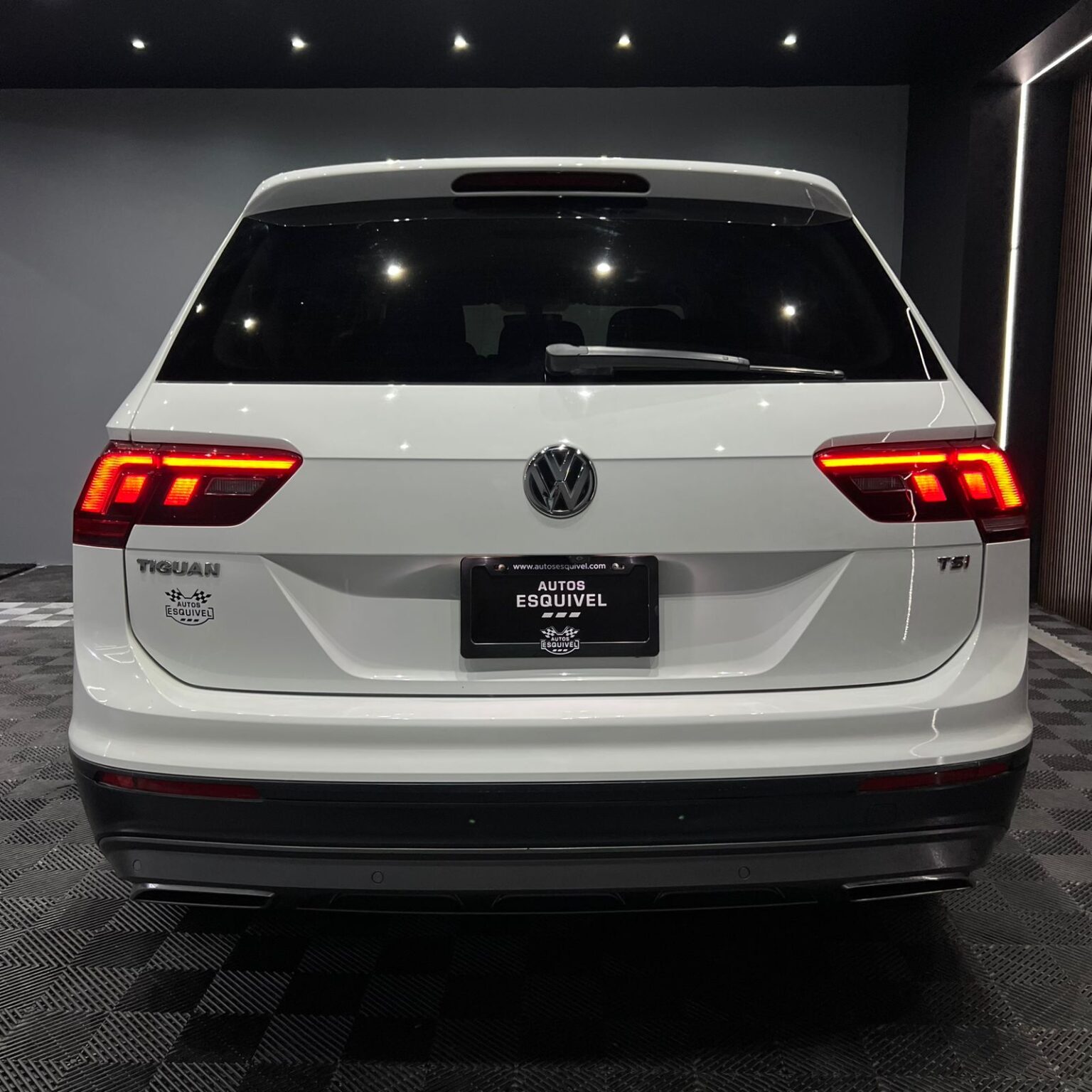 VOLKSWAGEN TIGUAN 2018 - Image 6