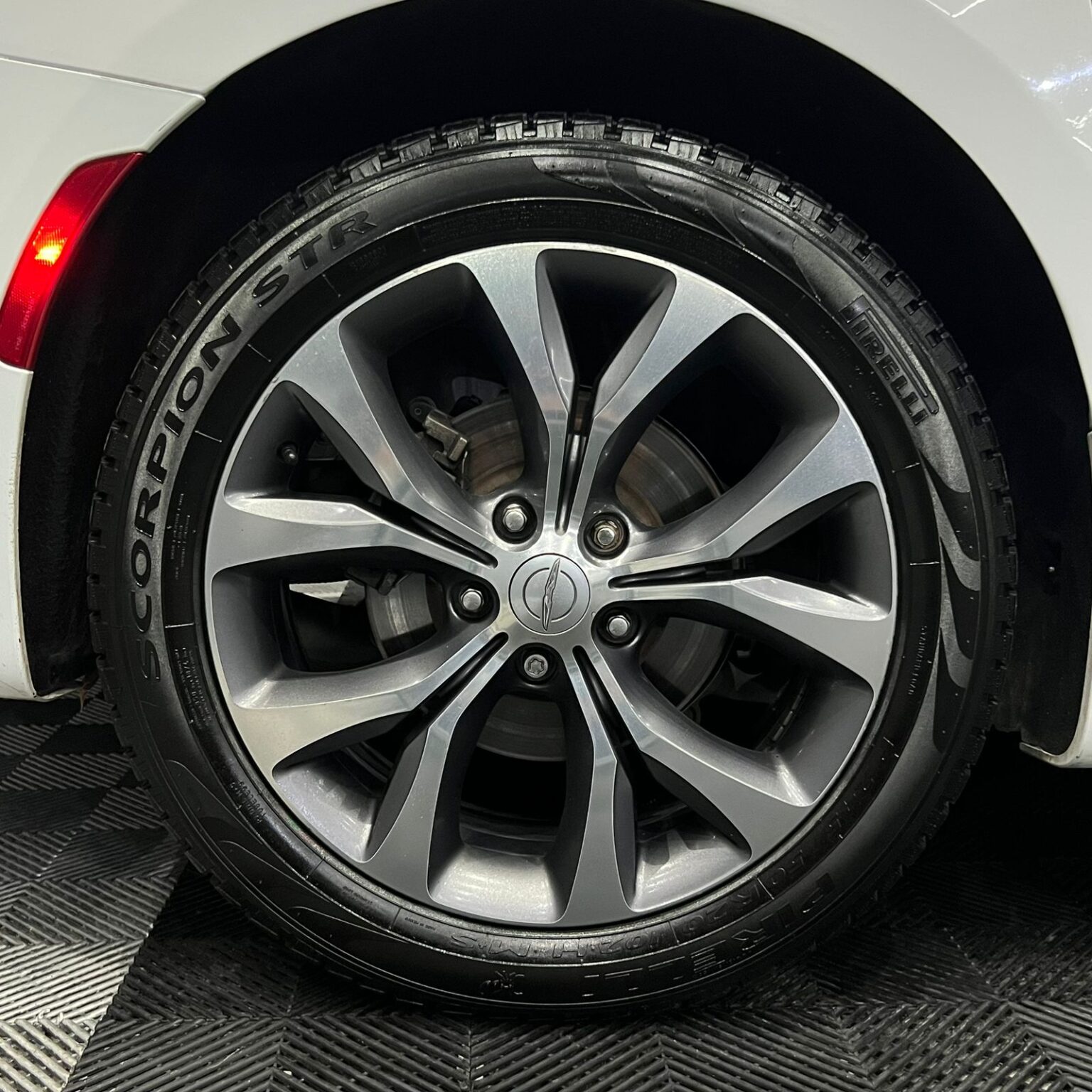 CHRYSLER PACIFICA LIMITED 2017 - Image 16