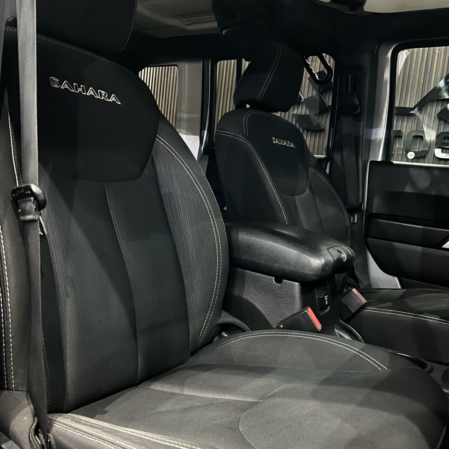JEEP SAHARA 2016 - Image 10